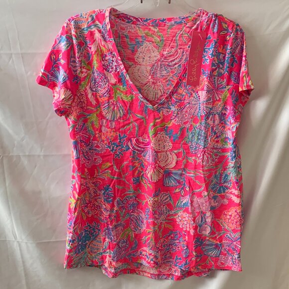 LILLY PULITZER Shell Me Something Good Etta V-Neck Tee in Pink Isle Sz MEDIUM - Picture 1 of 5